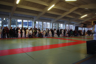 Iltapäivän palkintojenjako käynnissä.